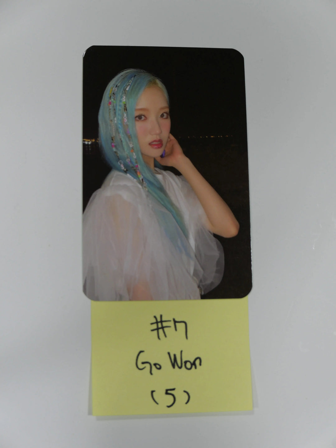 Loona 12:00 - Official Photocard - Gowon - HALLYUSUPERSTORE