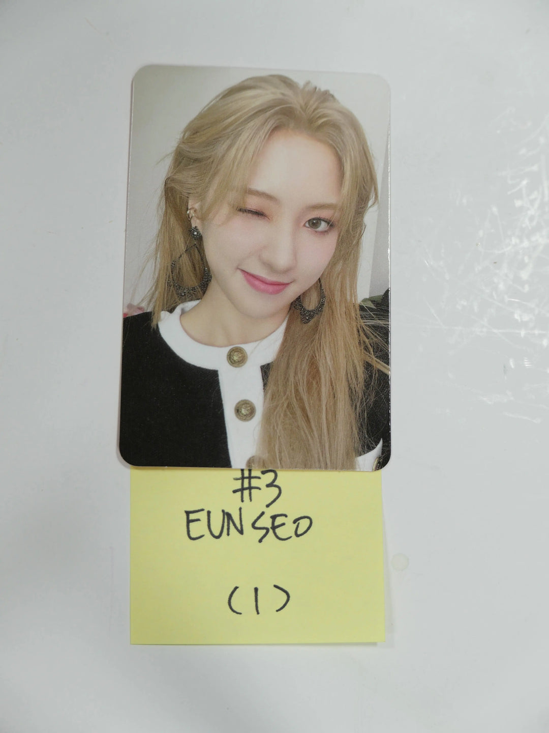 WJSN Cosmic Girls - "Unnatural" Official Photocard (