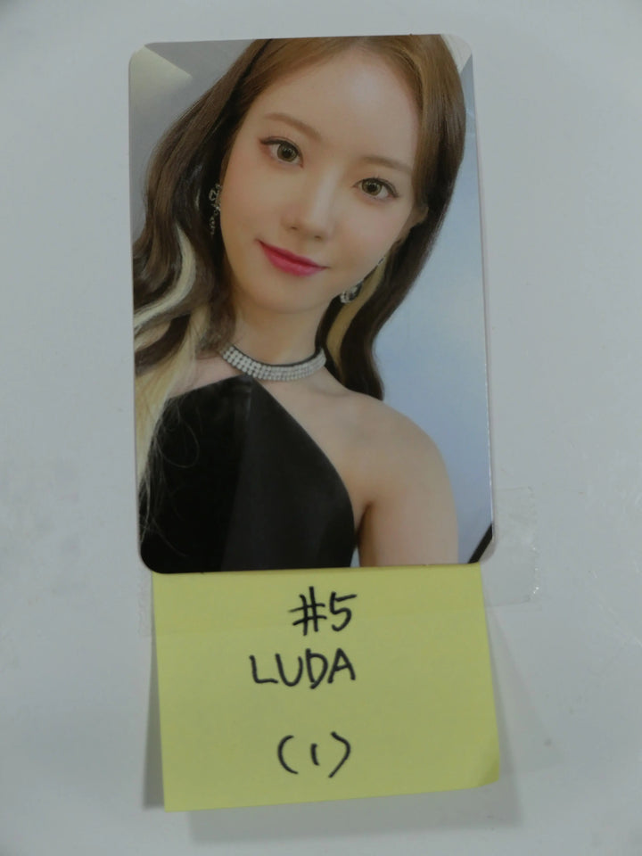 WJSN Cosmic Girls - "Unnatural" Official Photocard (
