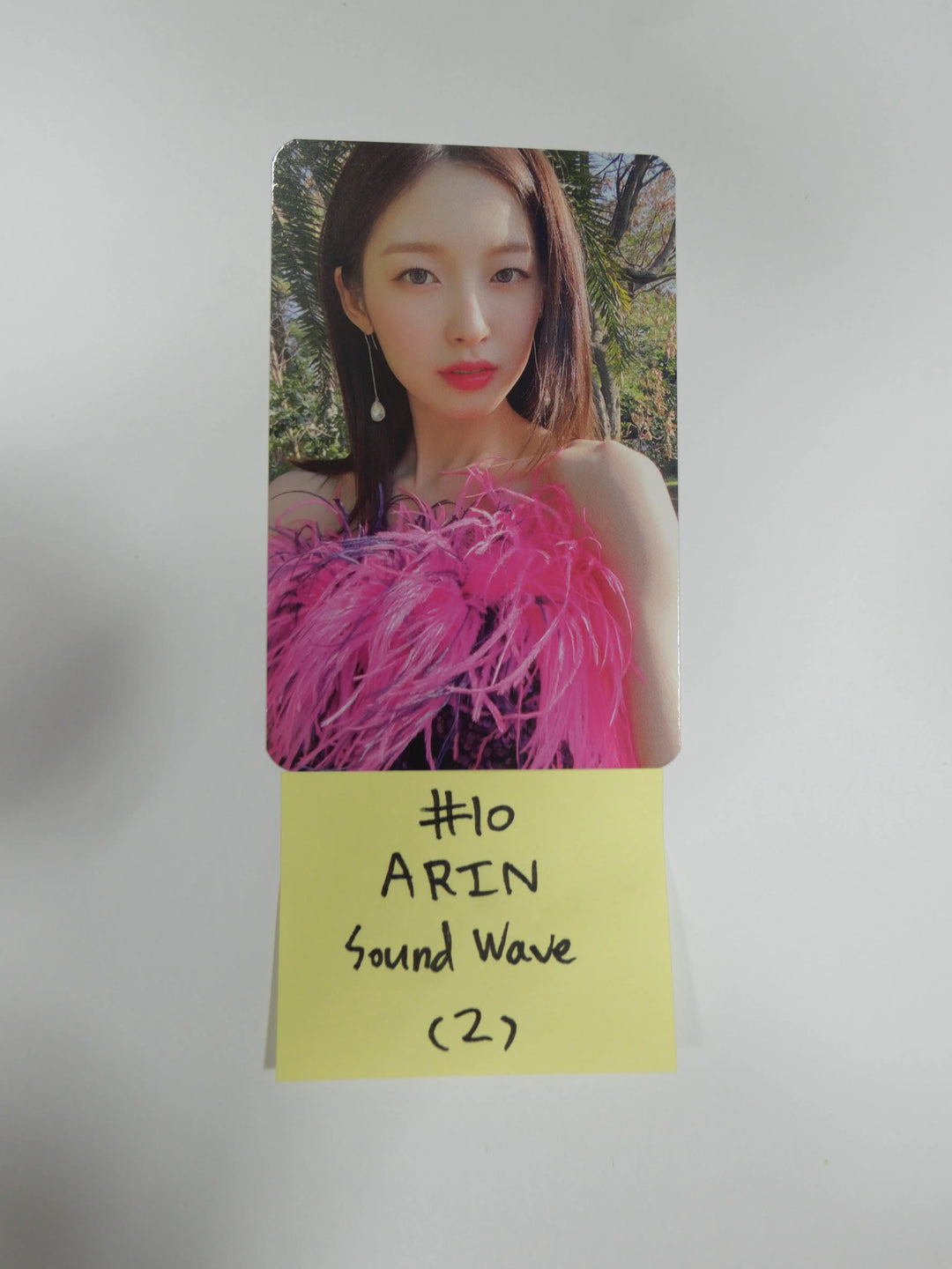 Oh My Girl "Dun Dun Dance"- Soundwave Pre-Order Photocard - HALLYUSUPERSTORE