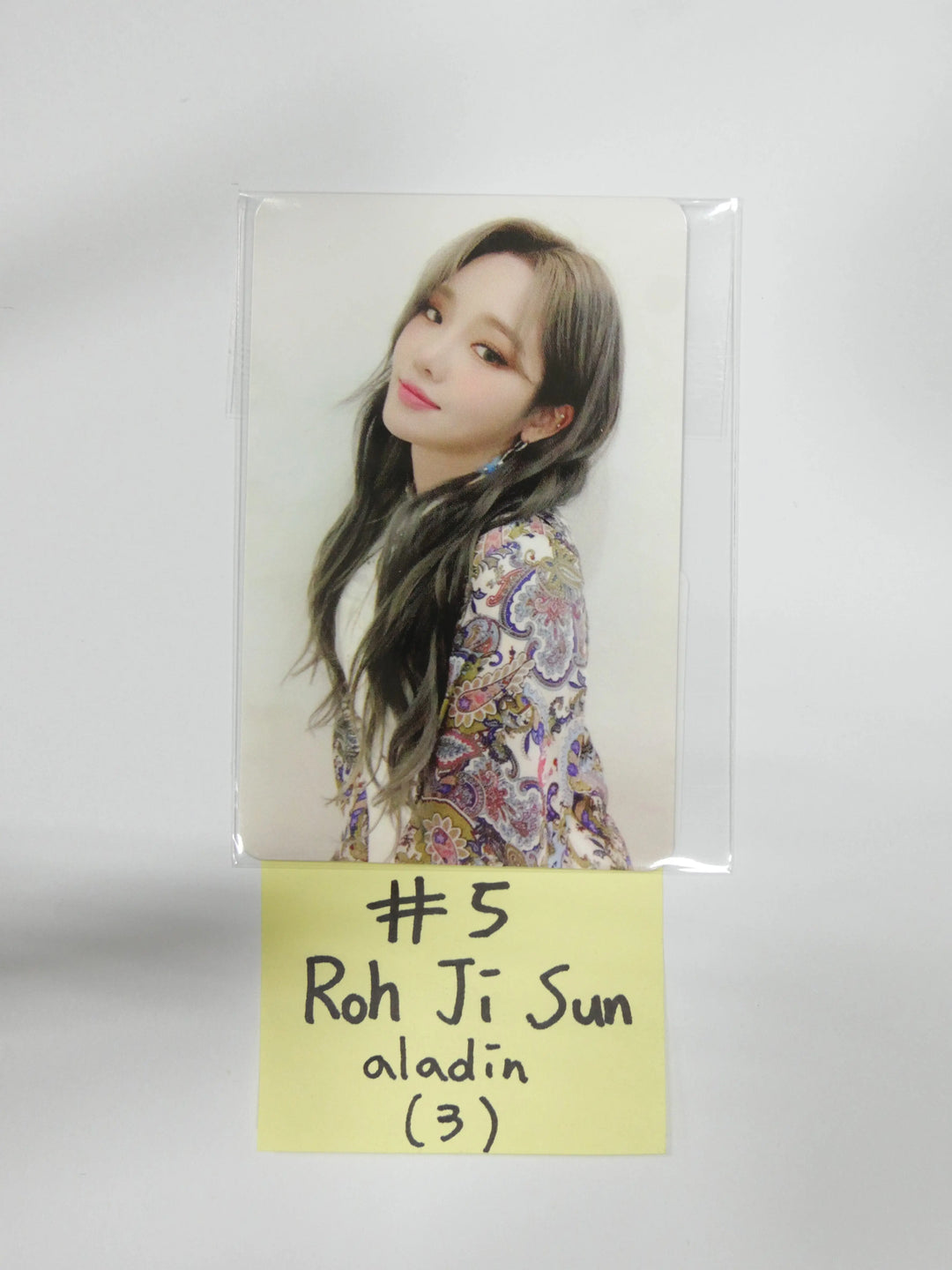 Fromis_9 "9 Way Ticket" - Aladin Pre-order Benefit Photocard - HALLYUSUPERSTORE