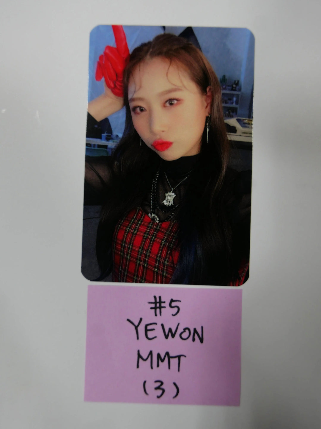 Hot Issue "Issue Maker" - Mmt Pre-order Photocard - HALLYUSUPERSTORE
