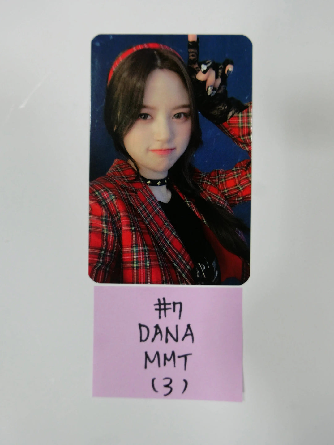 Hot Issue "Issue Maker" - Mmt Pre-order Photocard - HALLYUSUPERSTORE