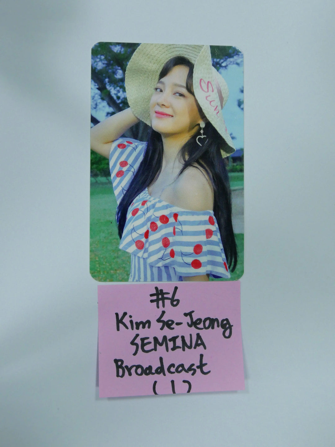 Gugudan - Official &amp; Broadcast Photocard - HALLYUSUPERSTORE