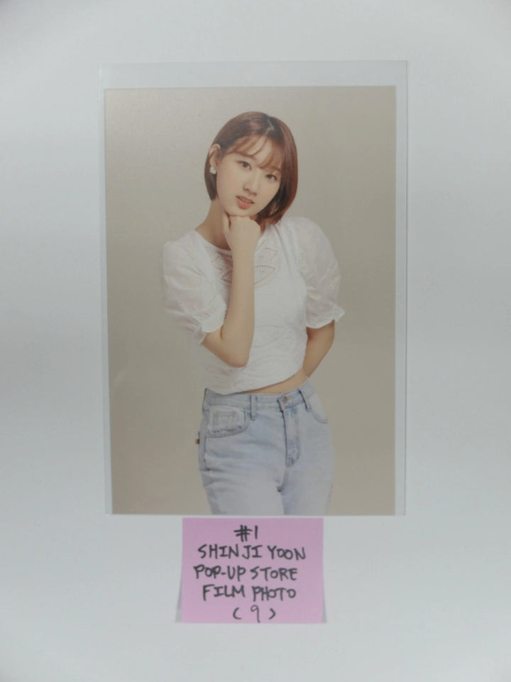 Weeekly - Happy Birthday Weeekly! POP-UP Store Film Photocard (Soo Jin, Ji Yoon &amp; Zoa) - HALLYUSUPERSTORE