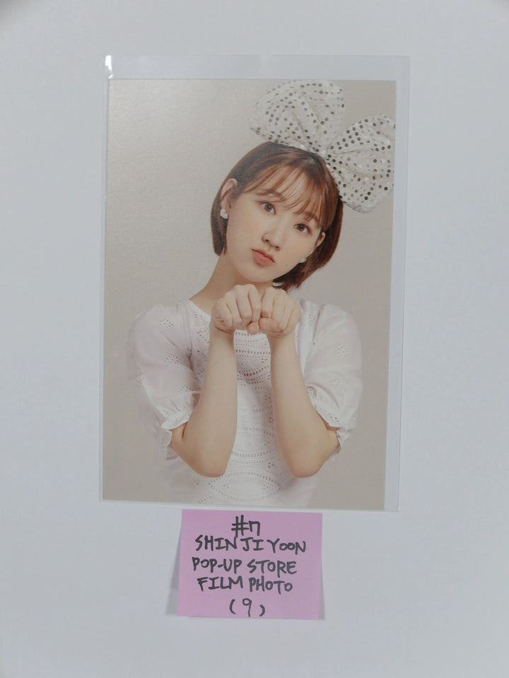 Weeekly - Happy Birthday Weeekly! POP-UP Store Film Photocard (Soo Jin, Ji Yoon &amp; Zoa) - HALLYUSUPERSTORE