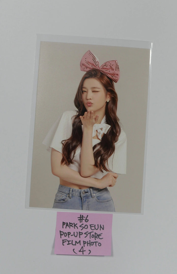 Weeekly - Happy Birthday Weeekly! POP-UP Store Film Photocard (Ji Han, So Eun &amp; Jae Hee) - HALLYUSUPERSTORE