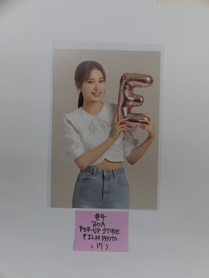 Weeekly - Happy Birthday Weeekly! POP-UP Store Film Photocard (Soo Jin, Ji Yoon &amp; Zoa) - HALLYUSUPERSTORE