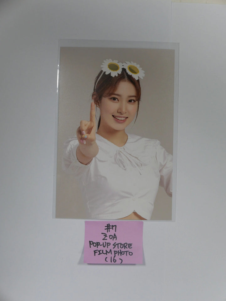Weeekly - Happy Birthday Weeekly! POP-UP Store Film Photocard (Soo Jin, Ji Yoon &amp; Zoa) - HALLYUSUPERSTORE