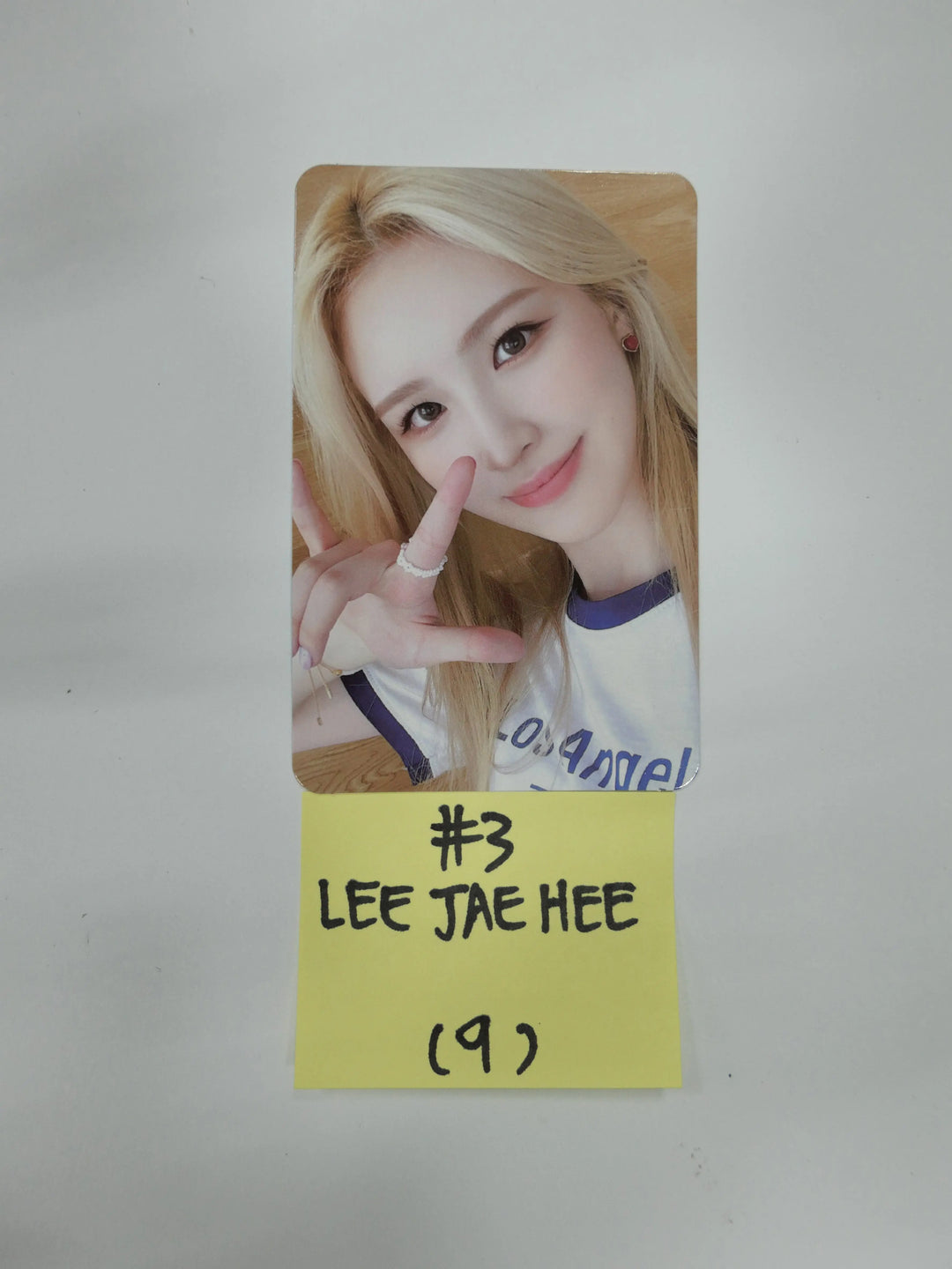 Weeekly - Play Game: Holiday - Official Photocard - HALLYUSUPERSTORE