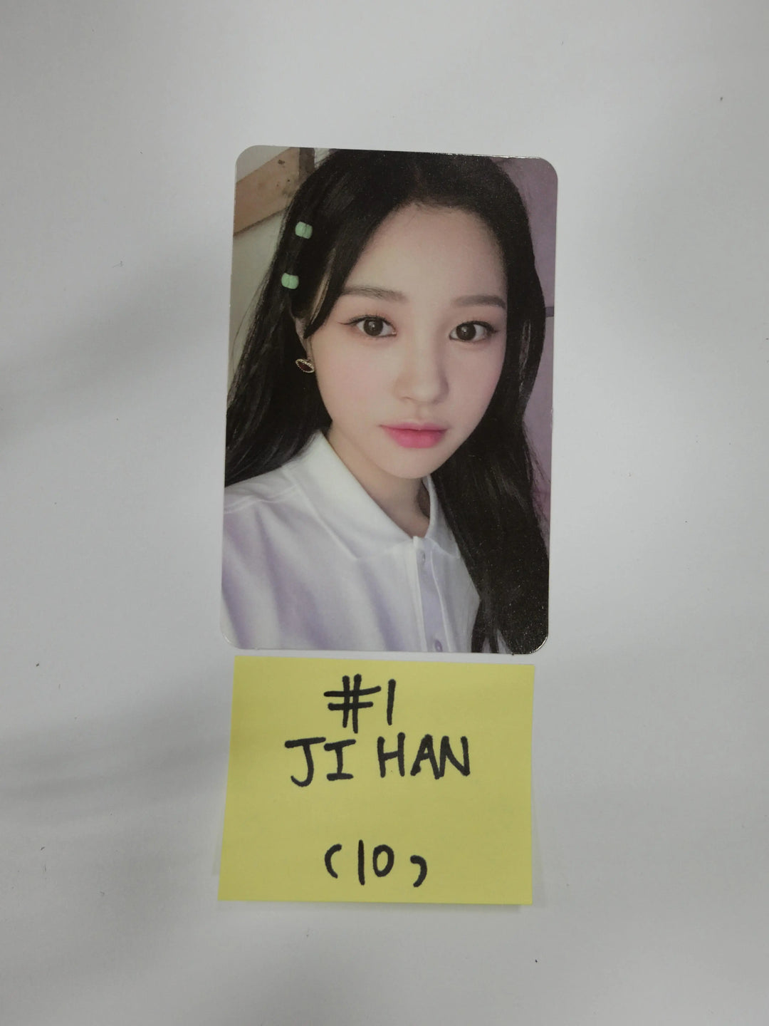Weeekly - Play Game: Holiday - Official Photocard - HALLYUSUPERSTORE