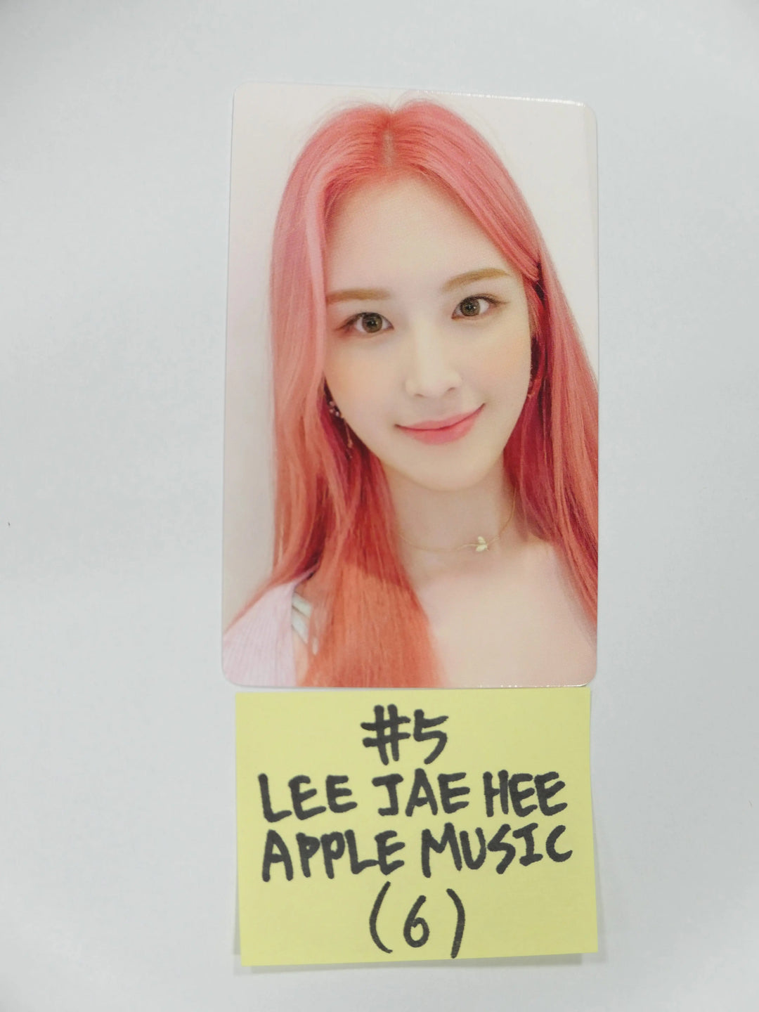 Weeekly - Play Game: Holiday - Applemusic Fan Sign Event Photocard - HALLYUSUPERSTORE