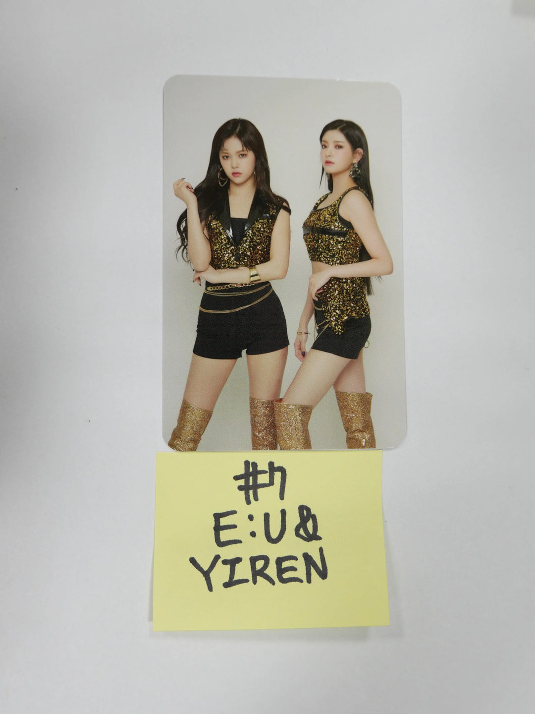 2021 EVERGLOW Online Concert &