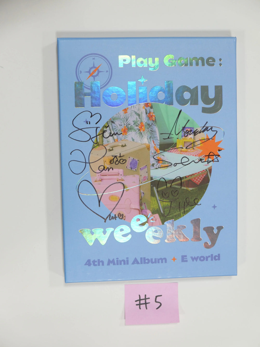 Weeekly "Play Game : Holiday Party" 4th Mini - Autographed Promo Album (Updated 8/12) - HALLYUSUPERSTORE
