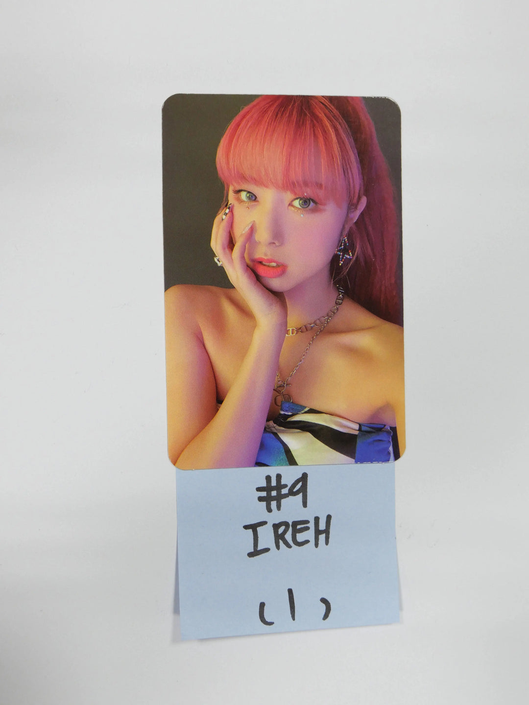 Purple Kiss "Hide &amp; Seek" - Official Photocard [Updated 10/01] - HALLYUSUPERSTORE