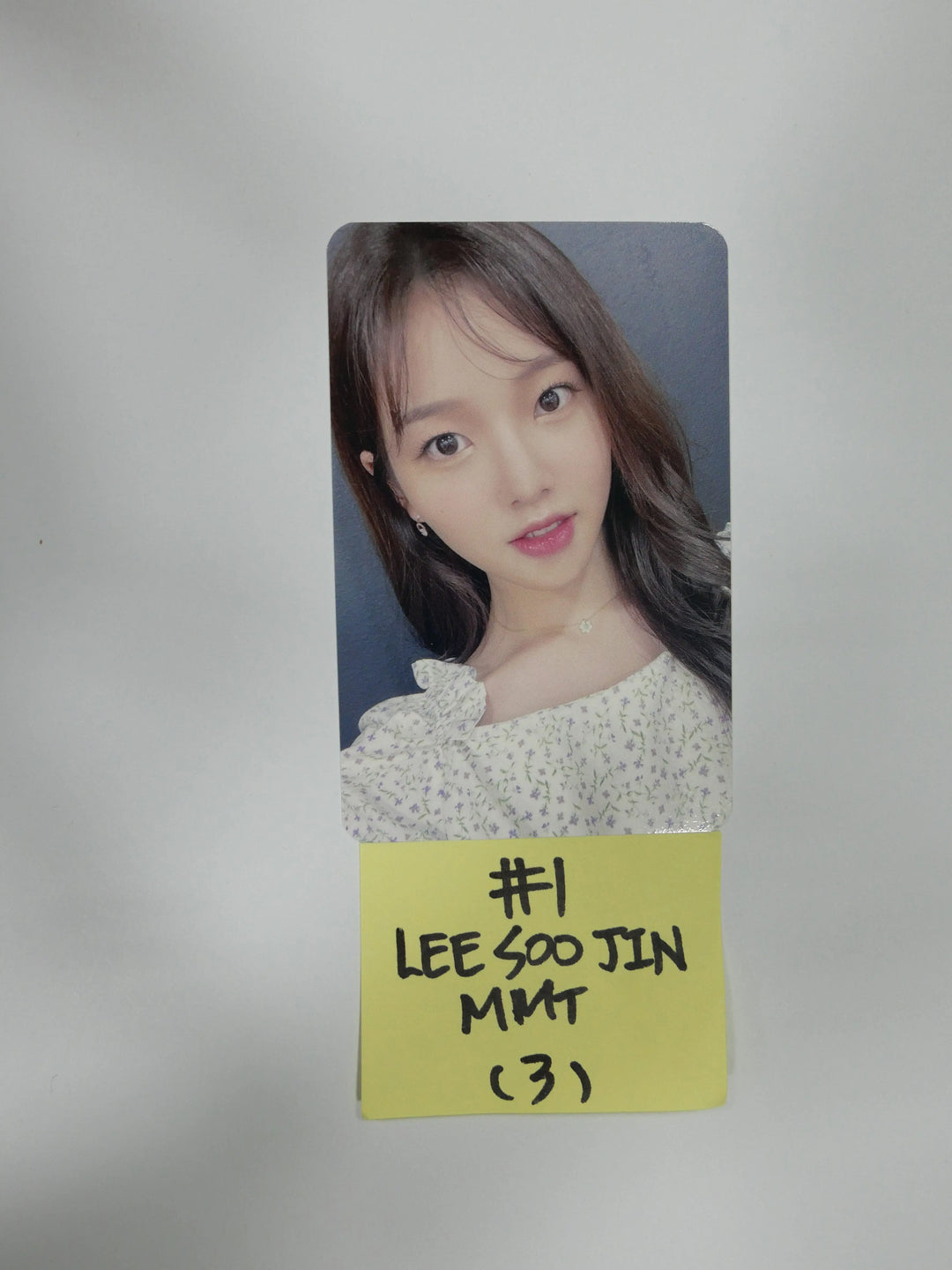 Weeekly "Holiday Party" 4th Mini- MMT event Fansign Event Photocard - HALLYUSUPERSTORE