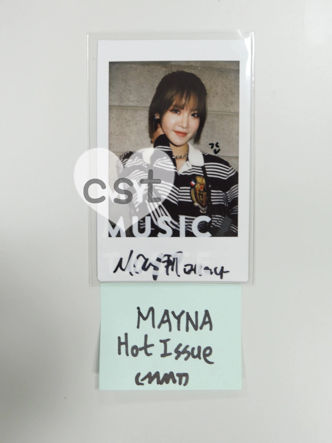 PIXY, LIGHTSUM, Hot Issue, Purple Kiss - Hand Autographed(Signed) Polaroid, Photocard, Keyring - HALLYUSUPERSTORE