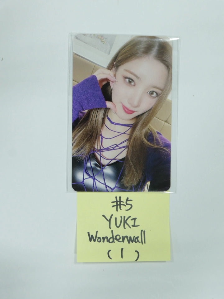 Purple Kiss &