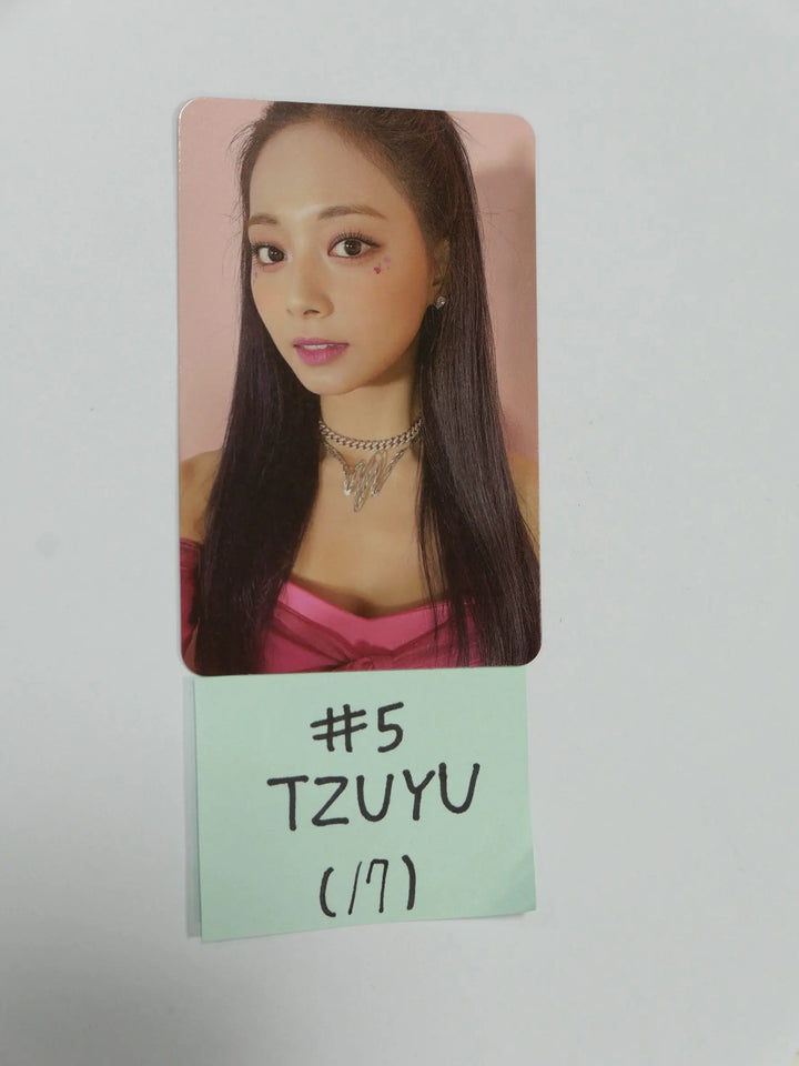 TWICE &