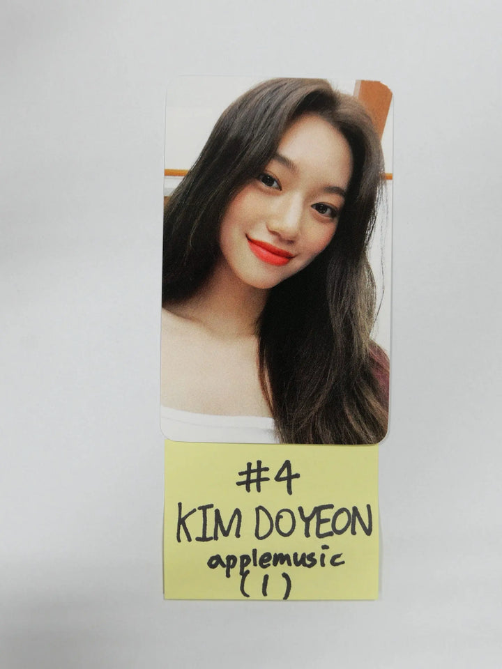 Weki Meki ‘I AM ME.’- Applemusic Fan Sign Event Photocard - HALLYUSUPERSTORE