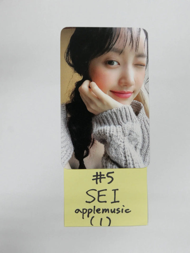 Weki Meki ‘I AM ME.’- Applemusic Fan Sign Event Photocard - HALLYUSUPERSTORE