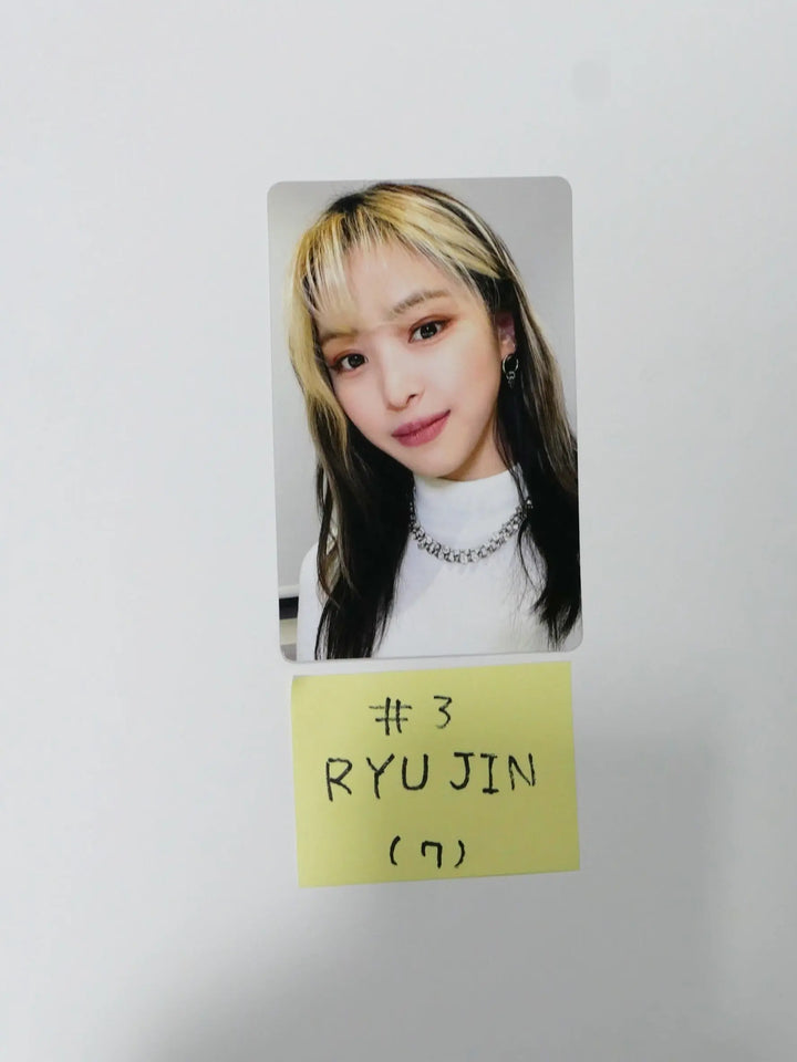 Itzy – No Bad Days DECEMBER <Let IT Snow> - Pre-order Benefit Polaroid Photocard &amp; Official Photocard - HALLYUSUPERSTORE