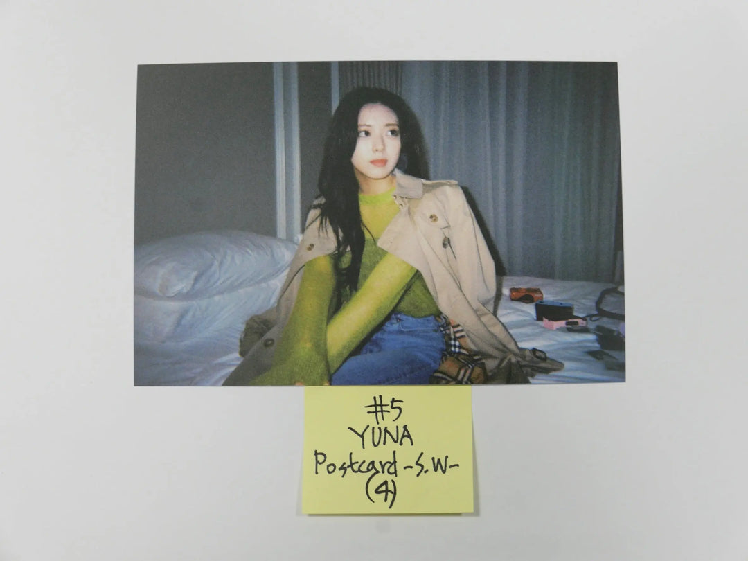 ITZY ‘CRAZY IN LOVE’ – Soundwave Fansign Event Postcard - HALLYUSUPERSTORE