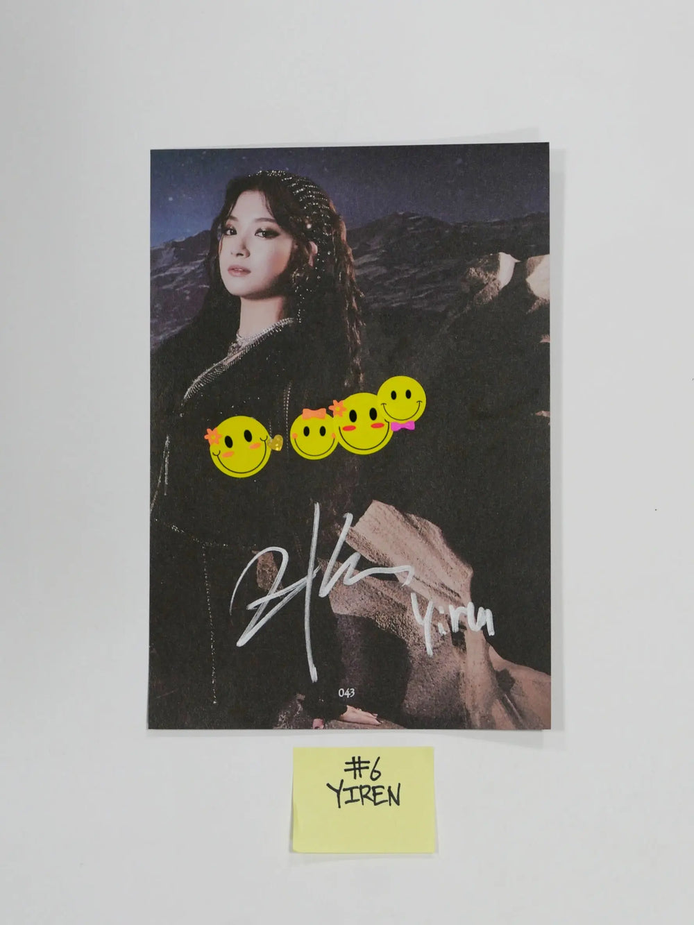 Everglow 'Return of The Girl' - A Cut Page From Fansign Event Albums - HALLYUSUPERSTORE