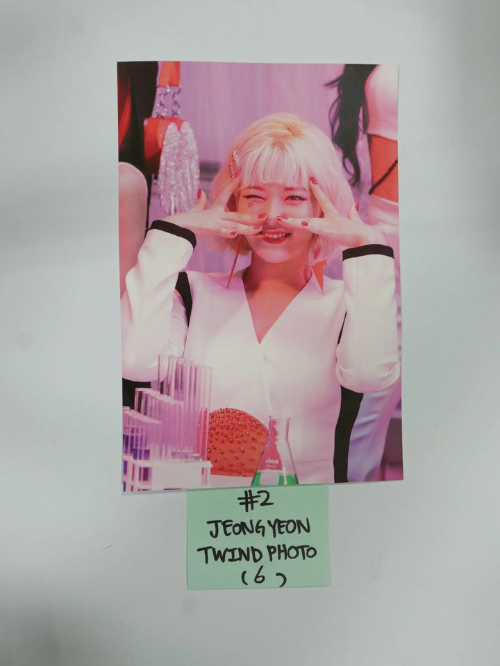 TWICE &