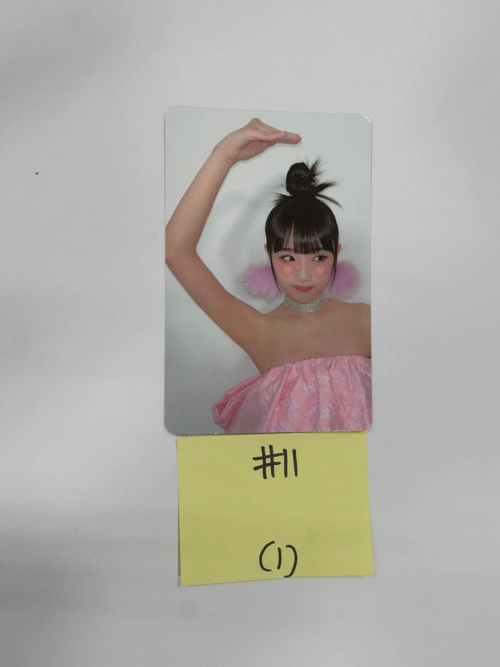YENA "ˣ‿ˣ (SMiLEY)" - Official Photocard [HERO Ver] - HALLYUSUPERSTORE