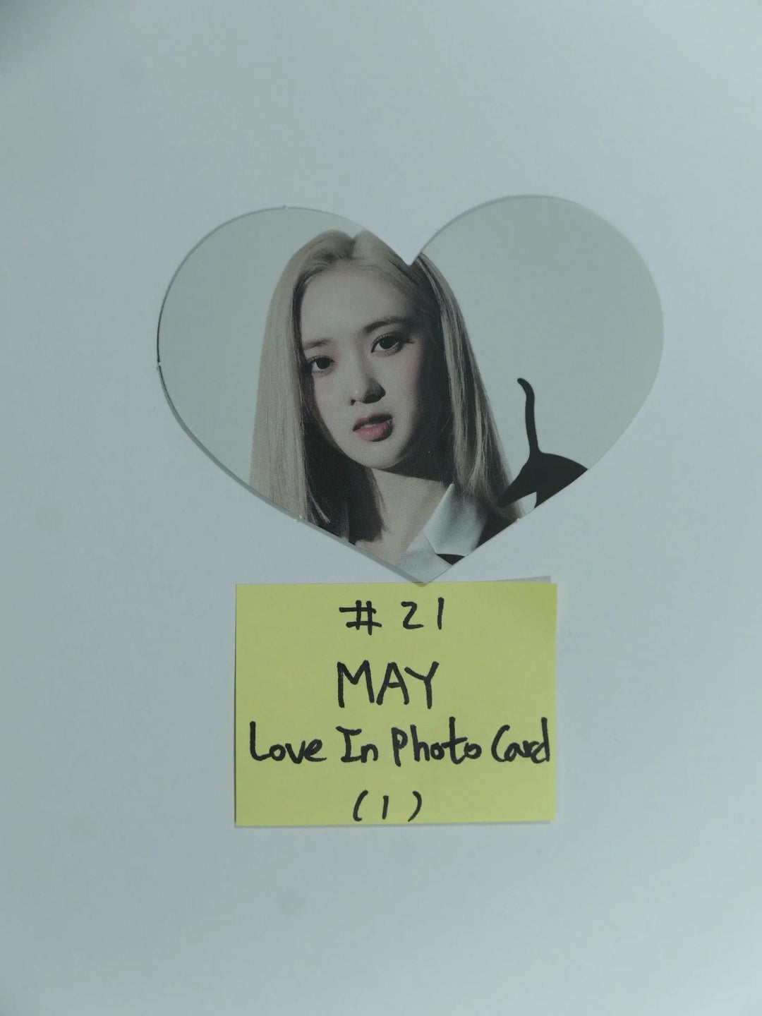 Cherry Bullet &