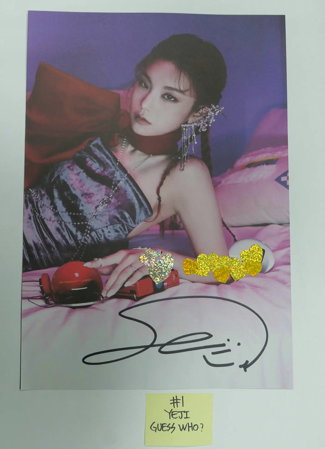 [ITZY,Cignature] - A Cut Page From Fansign Event Album Photo - HALLYUSUPERSTORE