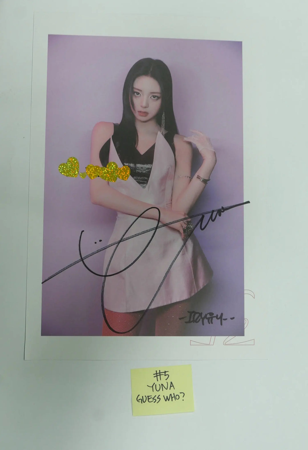 [ITZY,Cignature] - A Cut Page From Fansign Event Album Photo - HALLYUSUPERSTORE