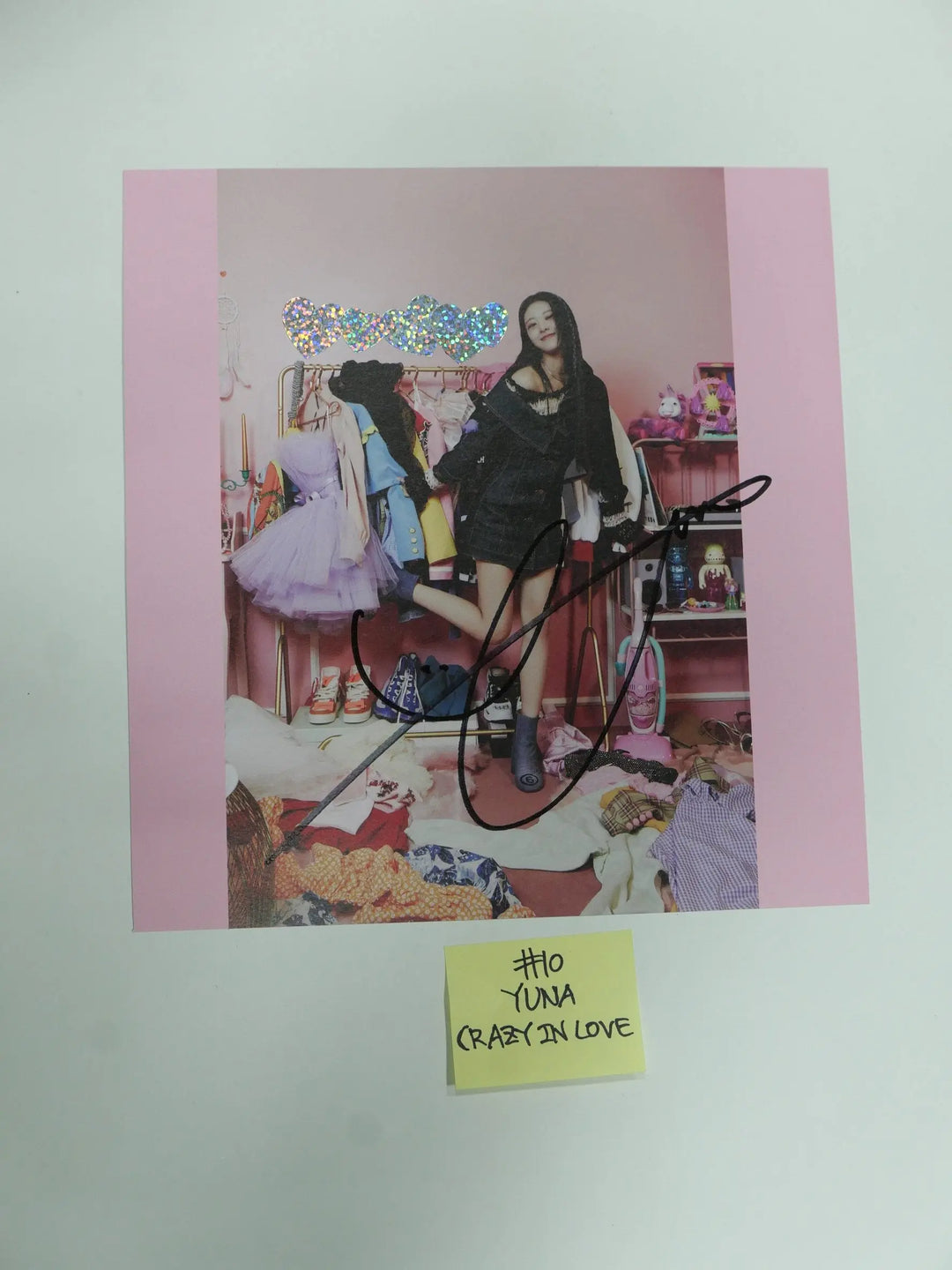 [ITZY,Cignature] - A Cut Page From Fansign Event Album Photo - HALLYUSUPERSTORE