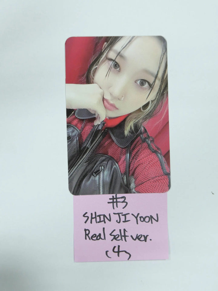 Weeekly "Play Game : AWAKE" - Official Photocard [Lee soo jin, Shin ji yoon] - HALLYUSUPERSTORE