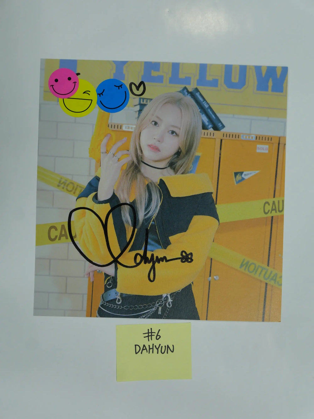 Rocket Punch 'Yellow Punch' - A Cut Page From Fansign Event Album Photo - HALLYUSUPERSTORE