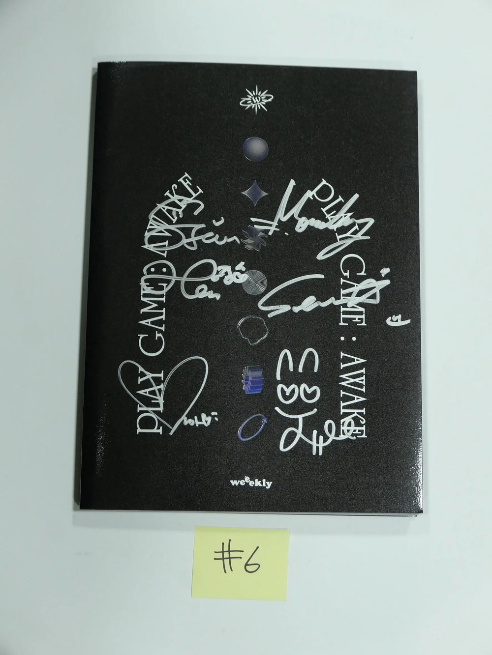 Weeekly "Play Game : AWAKE" - Hand Autographed(Signed) Promo Album - HALLYUSUPERSTORE